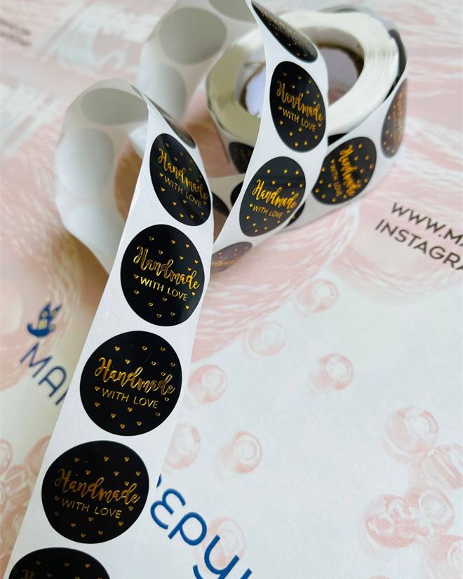 Наклейка "Handmade with love" на чорному тлі