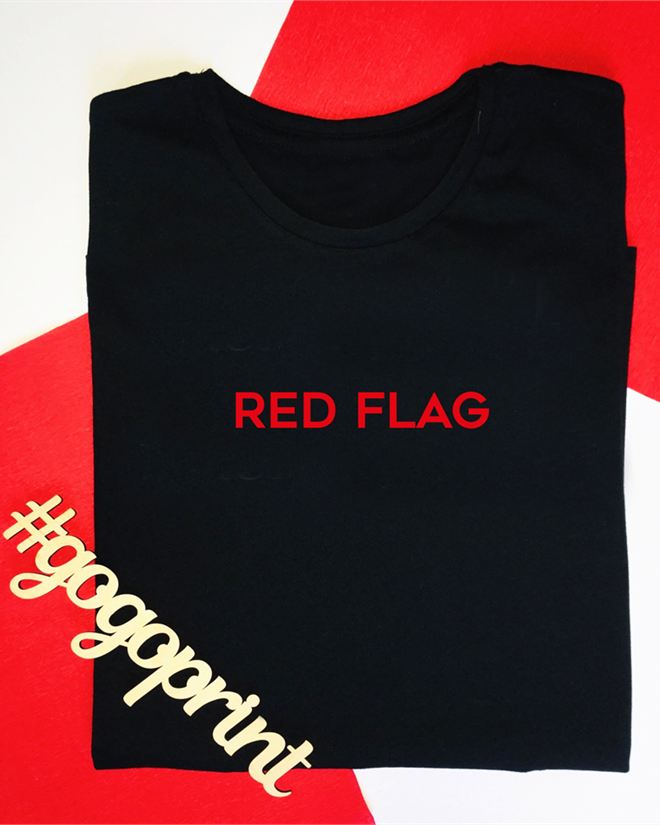 Футболка з принтом "RED FLAG"